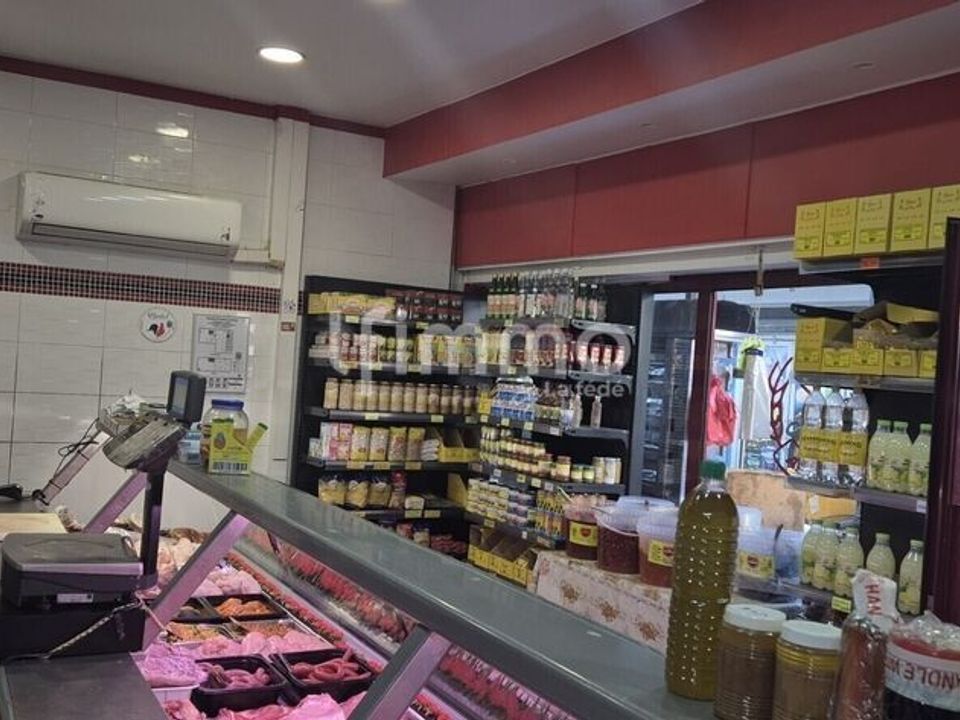 Erhvervsejendom i Les Mureaux, Yvelines - foto 2