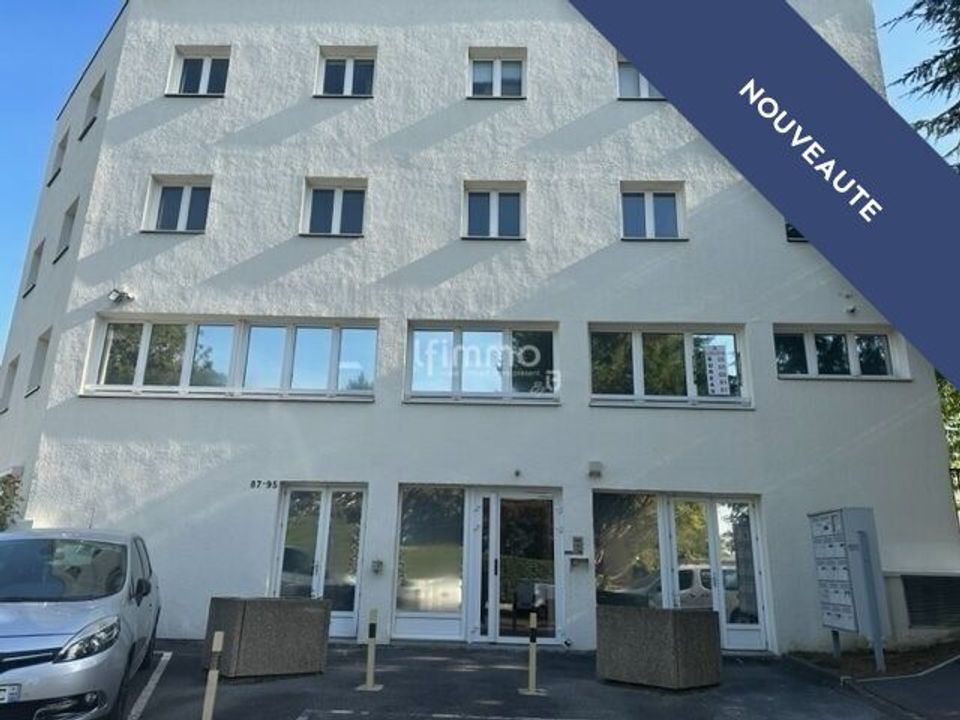 Erhvervsejendom i Neuilly-sur-Marne, Seine-Saint-Denis - foto 1