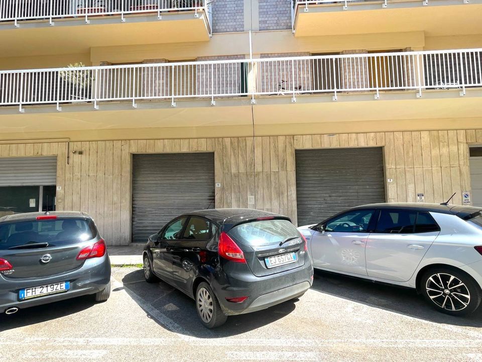 Parkeringsplass i San Benedetto Del Tronto, Ascoli Piceno - bilde 3