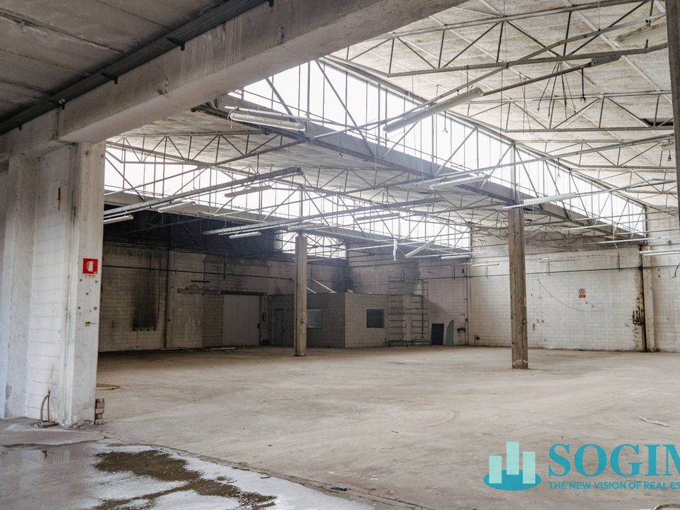 Propiedad comercial en Saronno, Varese - foto 1