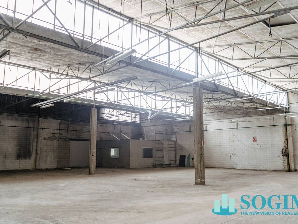 Propiedad comercial en Saronno, Varese - foto 2
