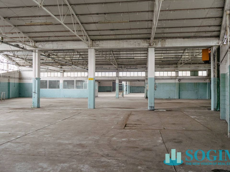Propiedad comercial en Saronno, Varese - foto 1