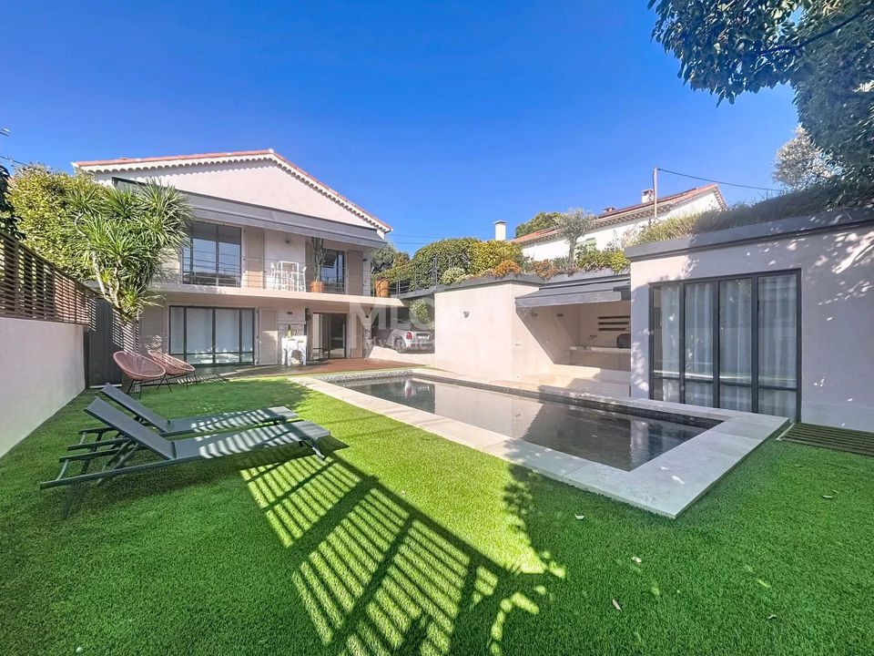 Villa i Antibes, Alpes-Maritimes - foto 1