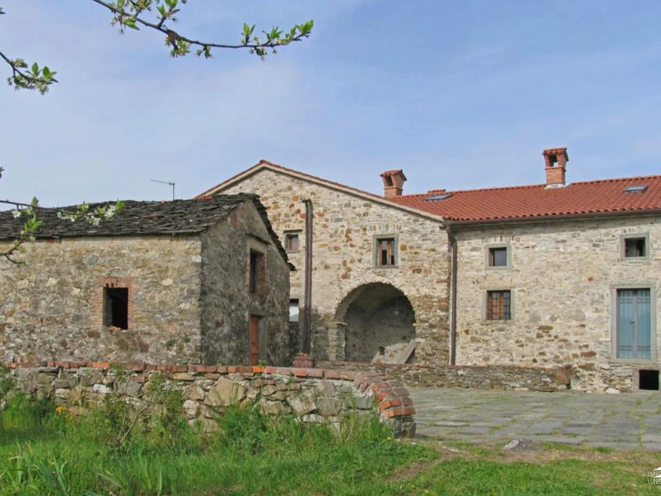 Erhvervsejendom i Pontremoli, Massa and Carrara - foto 2