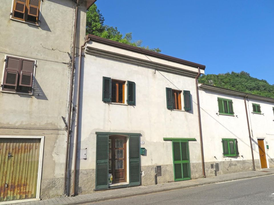 Rækkehus i Fivizzano, Massa and Carrara - foto 1