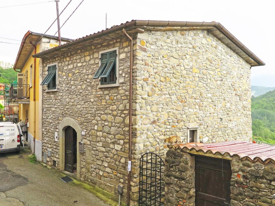 Casa adossada a Fivizzano, Massa and Carrara - foto 1