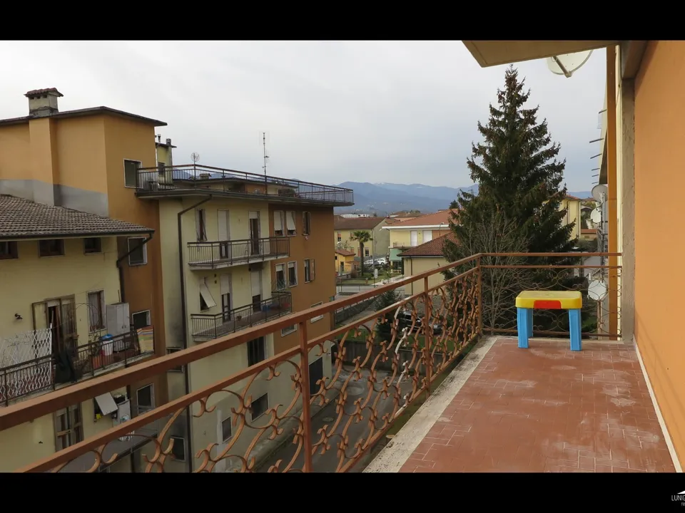 Apartment in Villafranca in Lunigiana, Massa and Carrara - photo 1