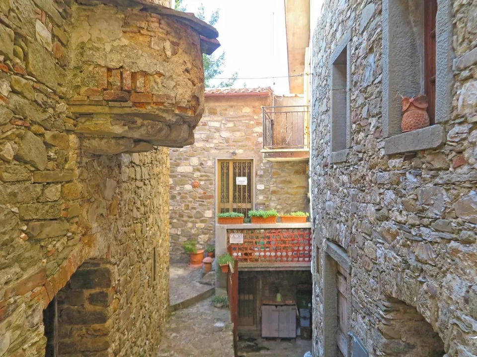Rækkehus i Casola in Lunigiana, Massa and Carrara - foto 1