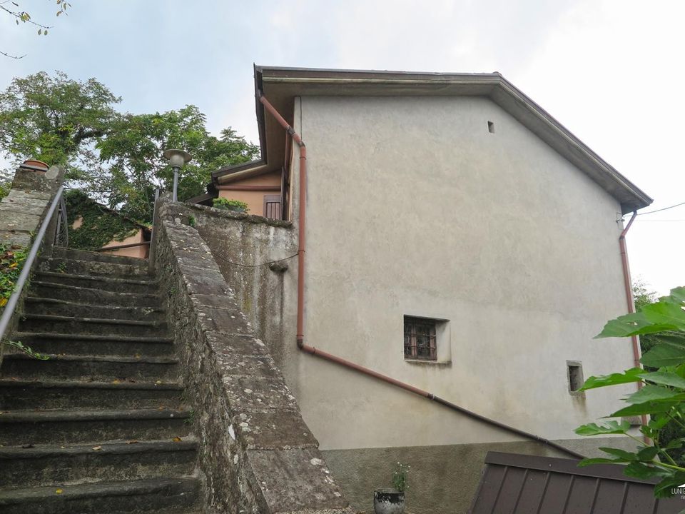 Rækkehus i Mulazzo, Massa and Carrara - foto 1