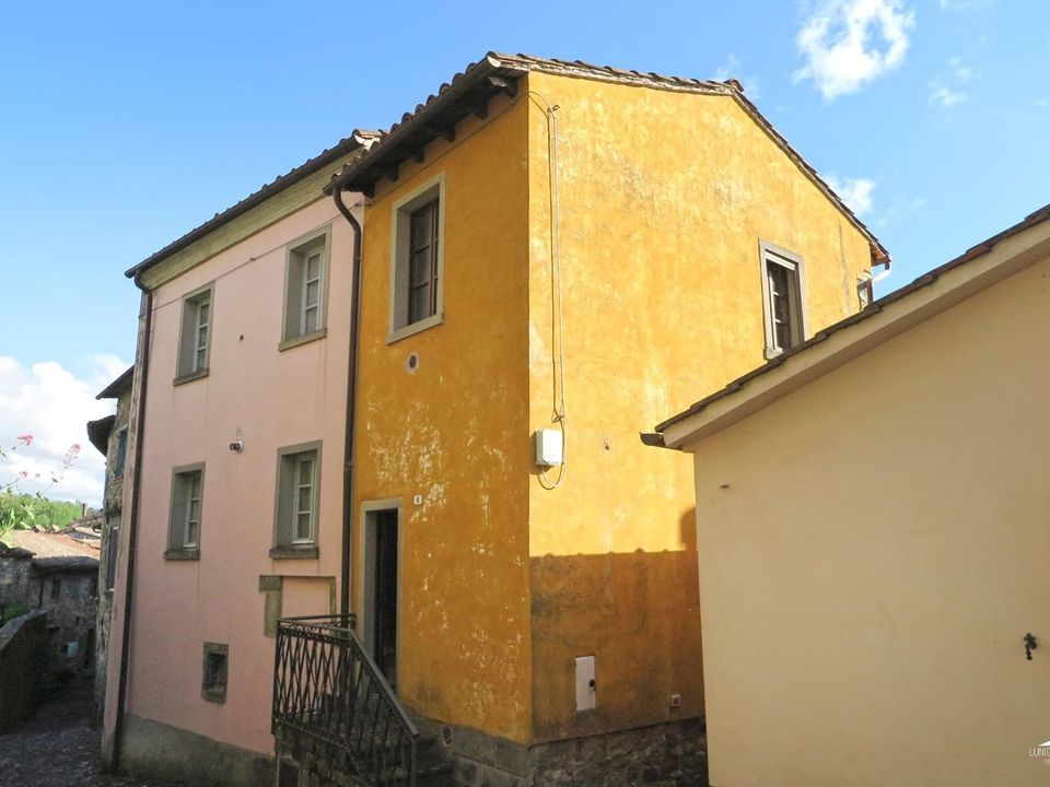 Rækkehus i Bagnone, Massa and Carrara - foto 1