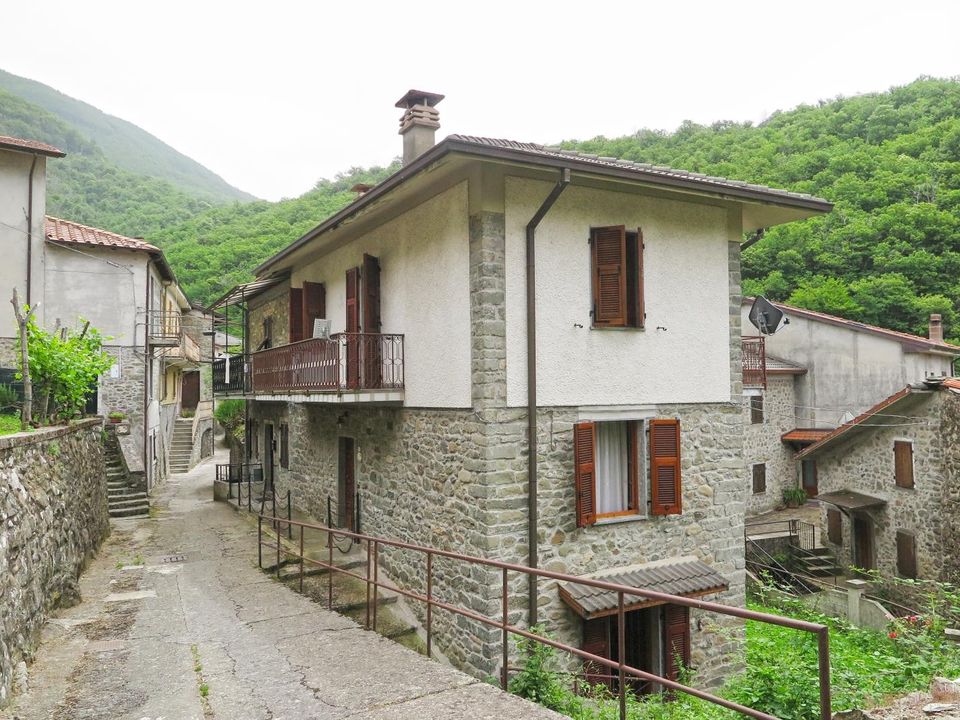 Rækkehus i Bagnone, Massa and Carrara - foto 1