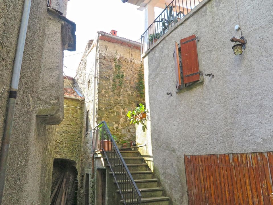Rækkehus i Mulazzo, Massa and Carrara - foto 1