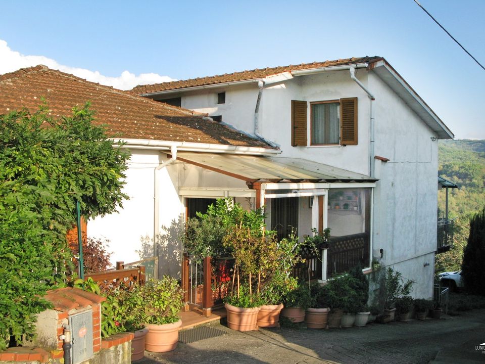 Rækkehus i Fivizzano, Massa and Carrara - foto 1