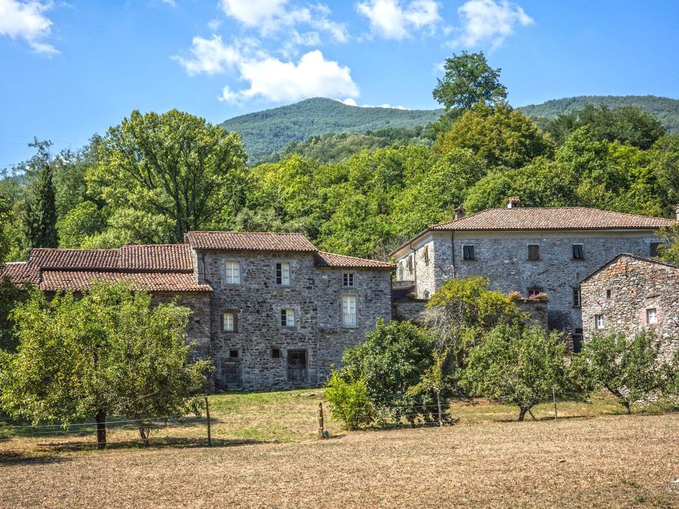 Erhvervsejendom i Pontremoli, Massa and Carrara - foto 1