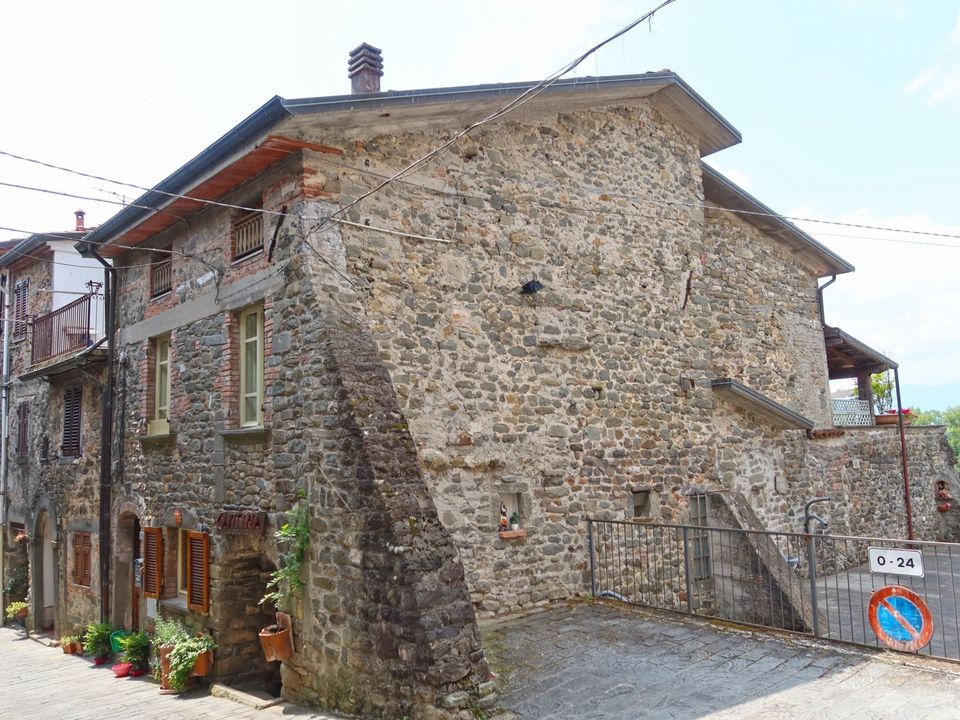 Rækkehus i Villafranca in Lunigiana, Massa and Carrara - foto 1