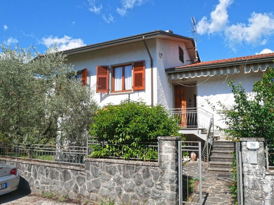 Villa - Fivizzano, Massa and Carrara - photo 1