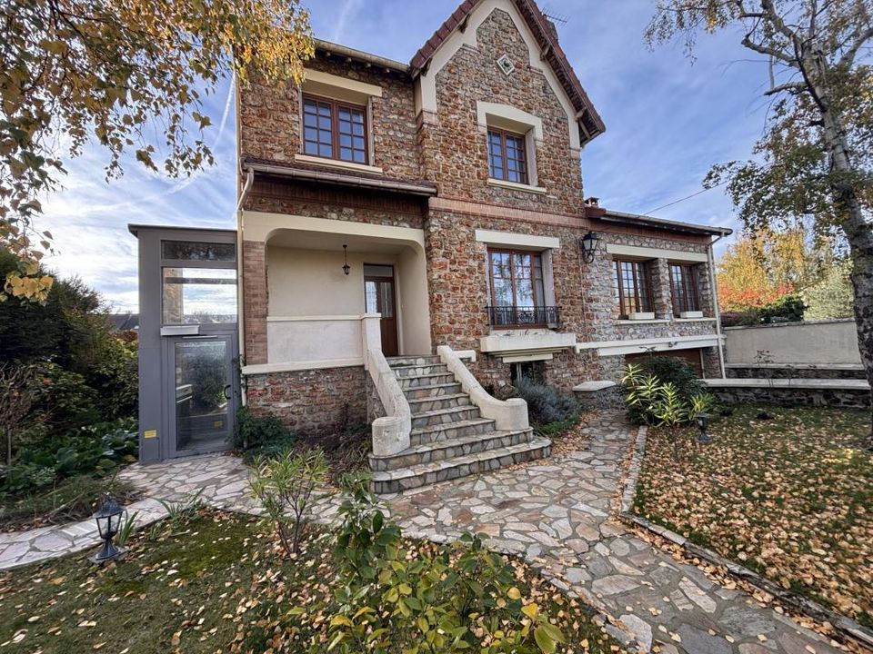 Villa i Sainte-Geneviève-des-Bois, Essonne - foto 1