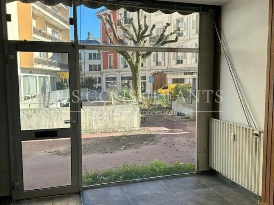 Erhvervsejendom i Chambéry, Savoie - foto 1