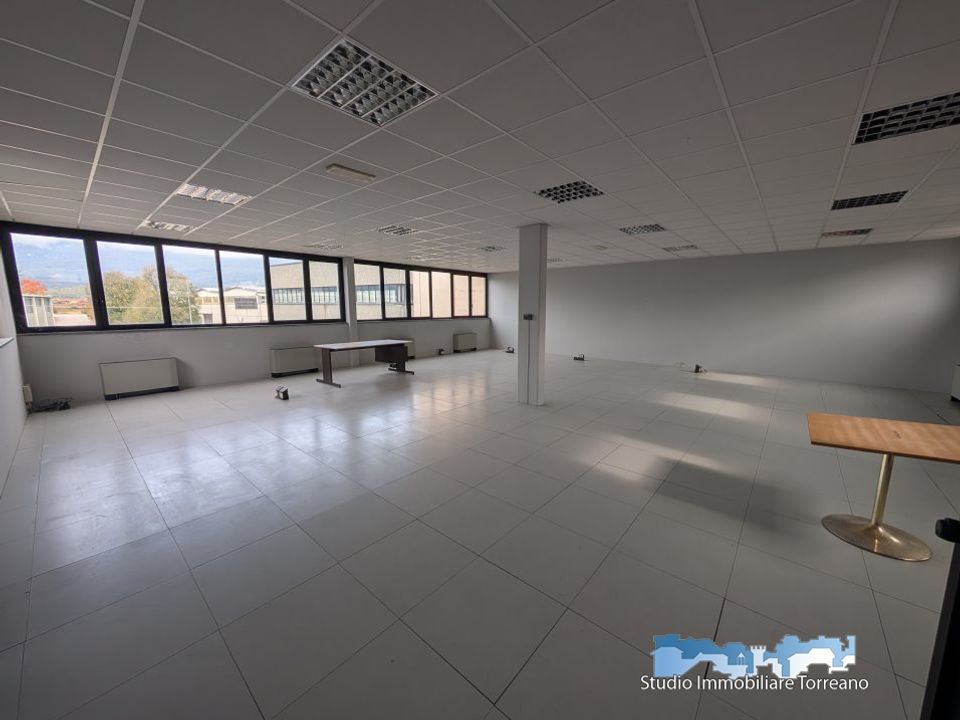 L'establiment comercial a Ivrea, Turin - foto 1
