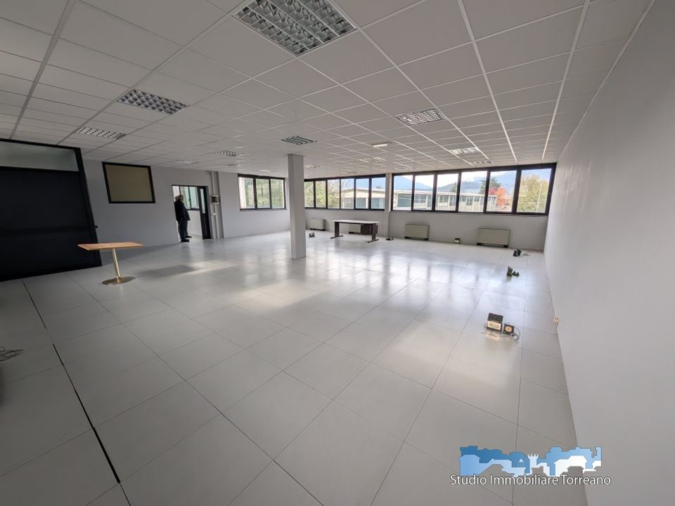 L'establiment comercial a Ivrea, Turin - foto 3