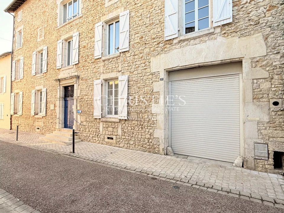Villa i La Rochefoucauld-en-Angoumois, Charente - foto 1