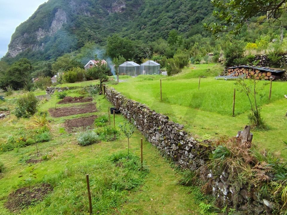 Helårsgrund i Porto Moniz, Madeira - foto 1