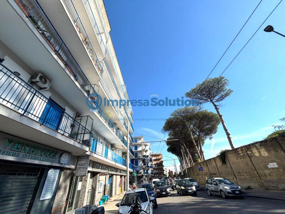 Erhvervsejendom i Naples, Naples - foto 1