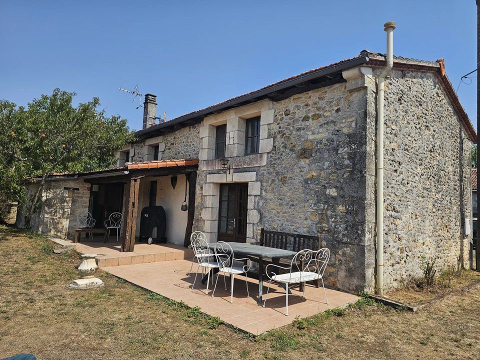Landsbyhus i Nieuil, Charente - bilde 1