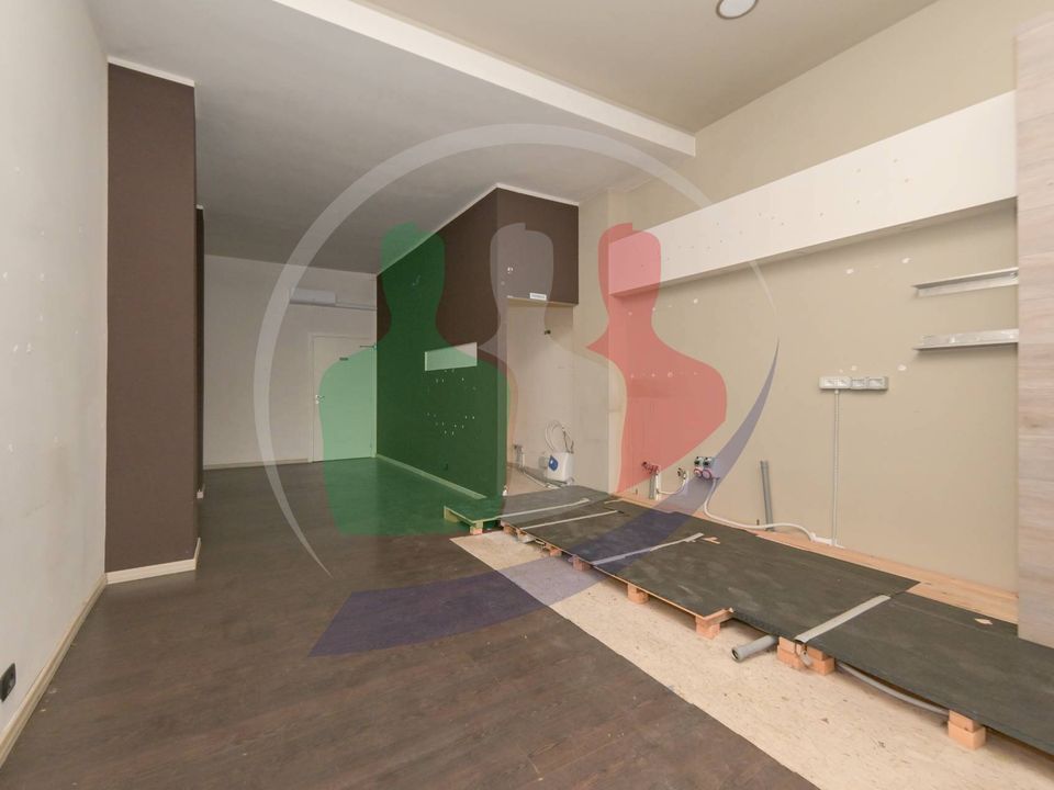 L'establiment comercial a Rivoli, Turin - foto 4