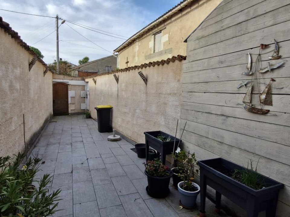 Landsbyhus i Mortagne-sur-Gironde, Charente-Maritime - bilde 1