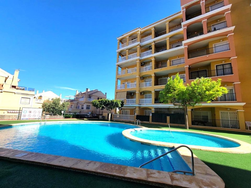 Lejlighed i Torrevieja, Alicante - foto 1