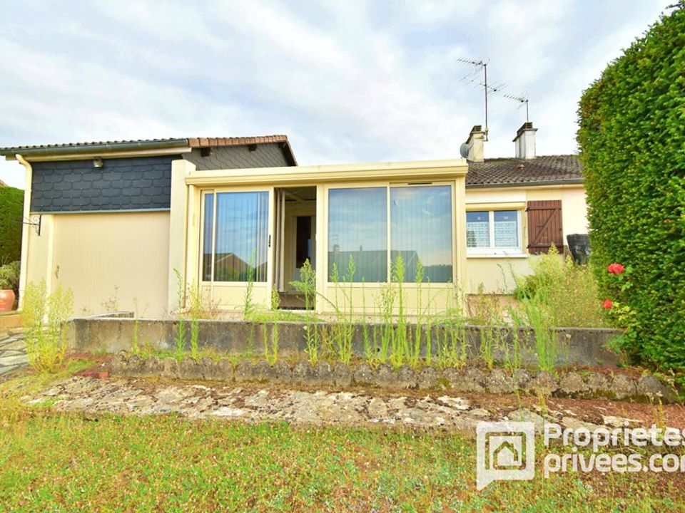 Villa in Mehun-sur-Yevre, Cher - foto 1
