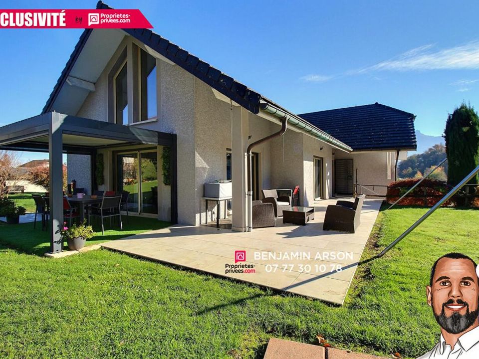 Villa in Le Bourget-du-Lac, Savoie - foto 1