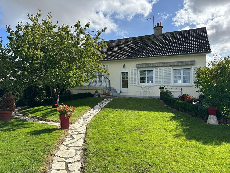 Villa i Nogent-le-Rotrou, Eure-et-Loir - foto 1
