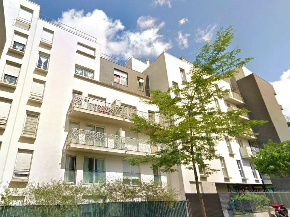 Propiedad comercial en Saint-Ouen, Seine-Saint-Denis - foto 1