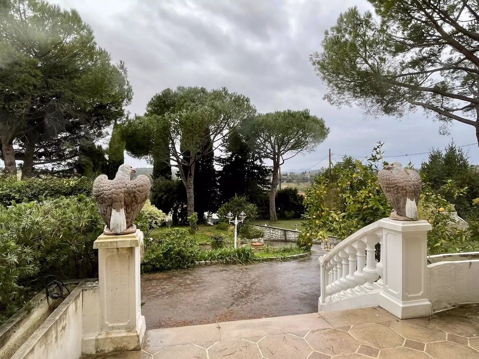 Erhvervsejendom i Vence, Alpes-Maritimes - foto 1