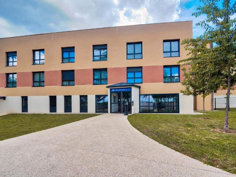 Erhvervsejendom i Magny-les-Hameaux, Yvelines - foto 1