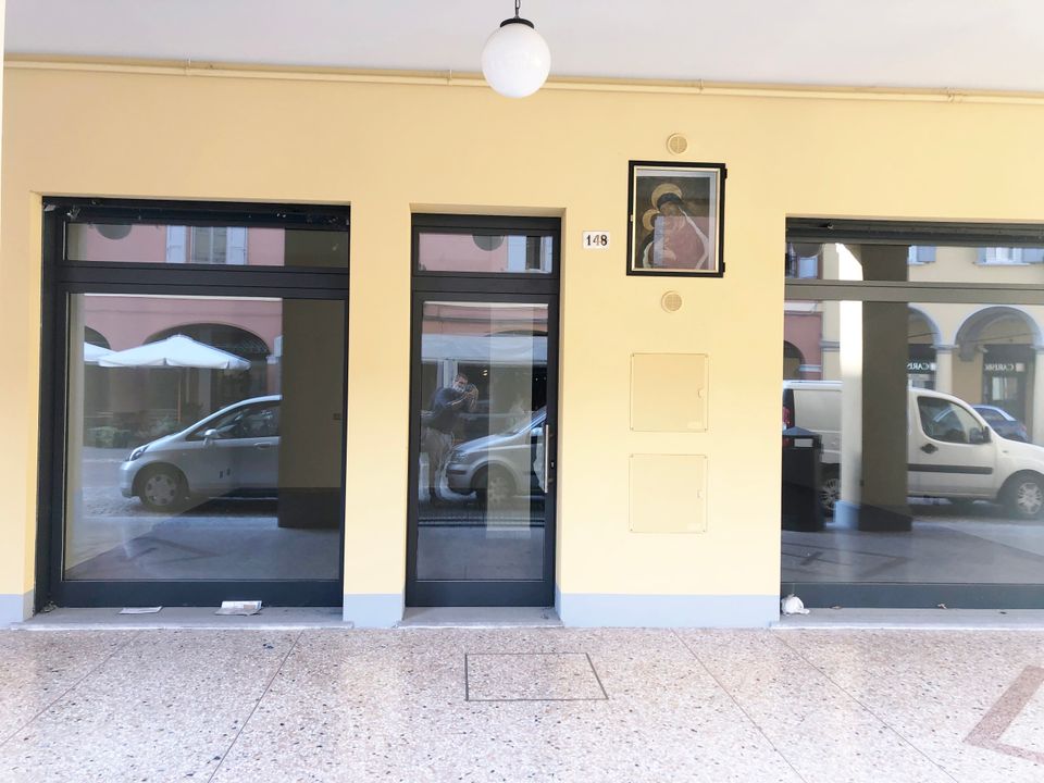 L'establiment comercial a Crevalcore, Bologna - foto 1