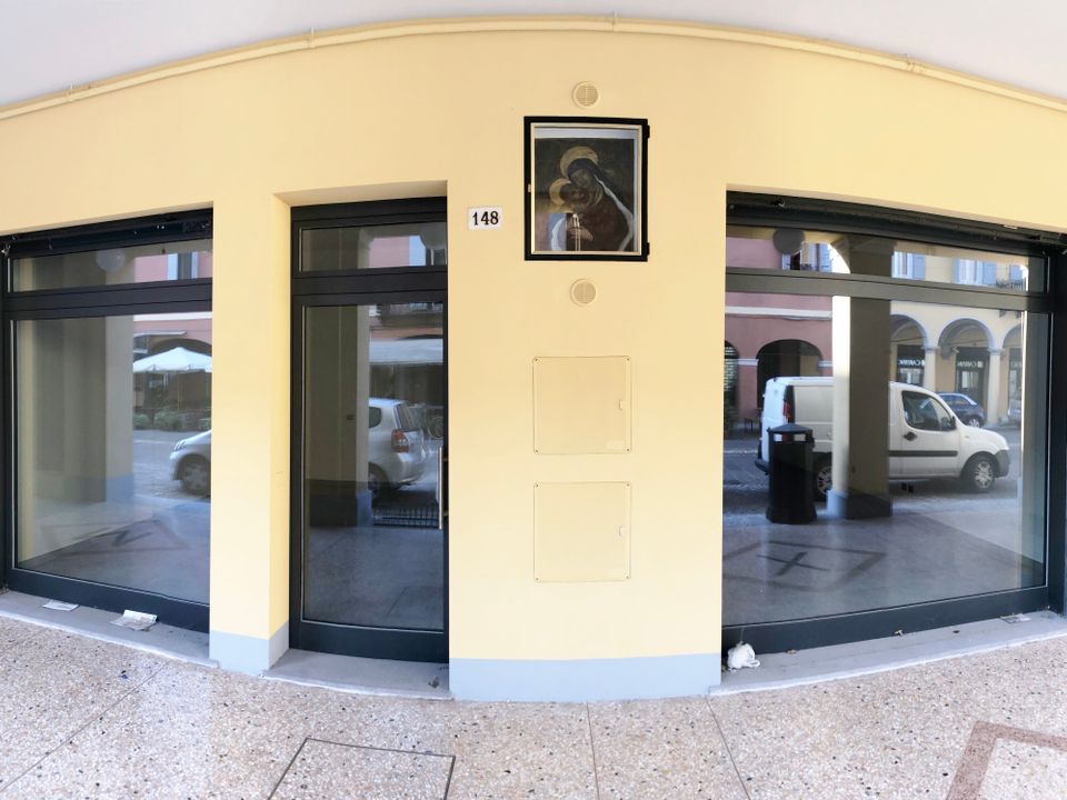 L'establiment comercial a Crevalcore, Bologna - foto 3