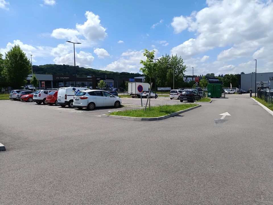 Erhvervsejendom i Bourgoin-Jallieu, Isere - foto 1
