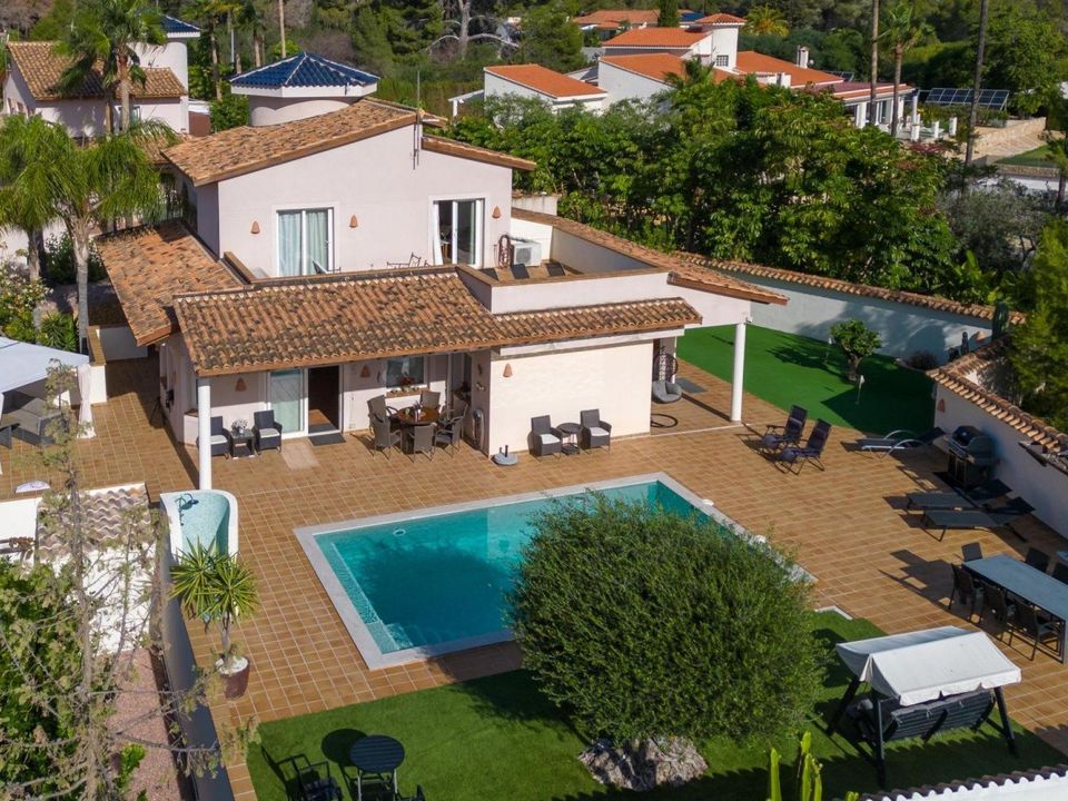 Villa i Alfaz del Pi, Alicante - foto 1