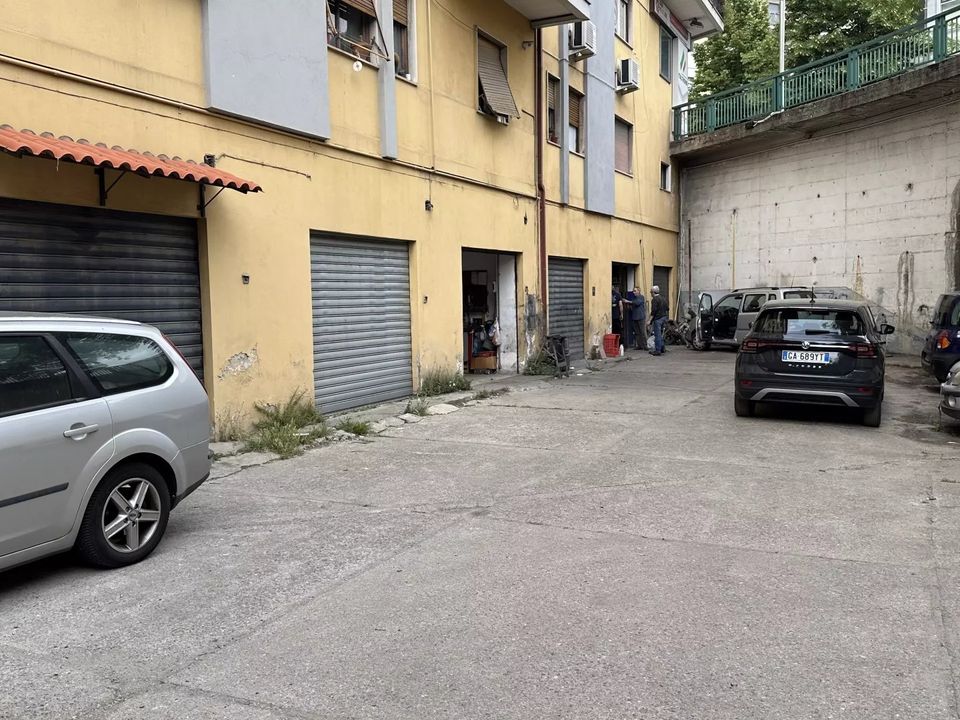Garage i Cosenza, Cosenza - foto 1