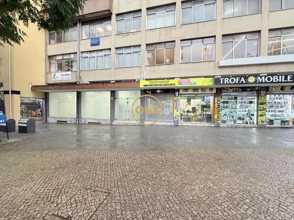 L'establiment comercial a Trofa, Porto - foto 1