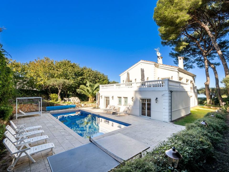 Villa i Antibes, Alpes-Maritimes - foto 1
