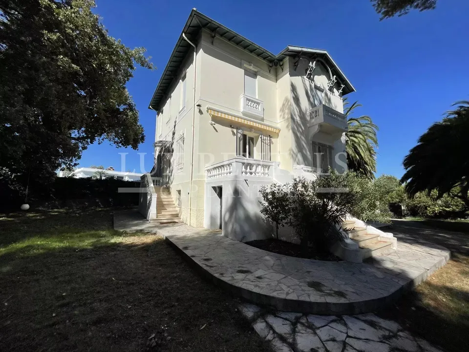 Villa i Antibes, Alpes-Maritimes - foto 1