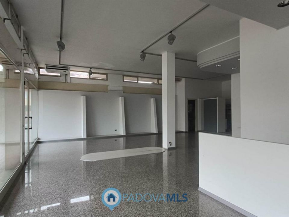 Erhvervsejendom i Casalserugo, Padua - foto 4