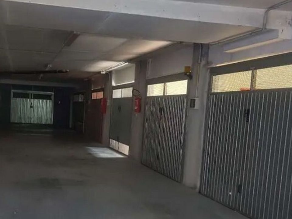 Garage i Imperia, Imperia - foto 3