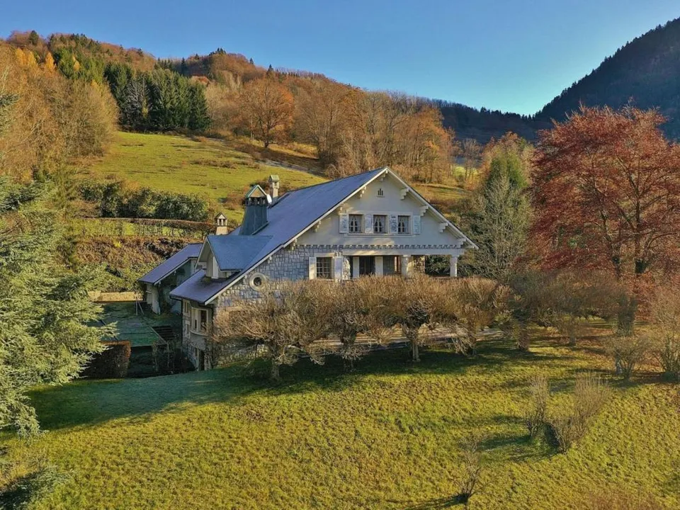 Villa i Cluses, Haute-Savoie - foto 1