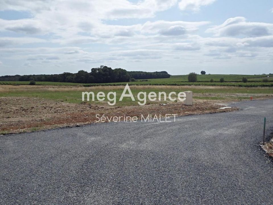 Terreno en Louzac-Saint-Andre, Charente - foto 1