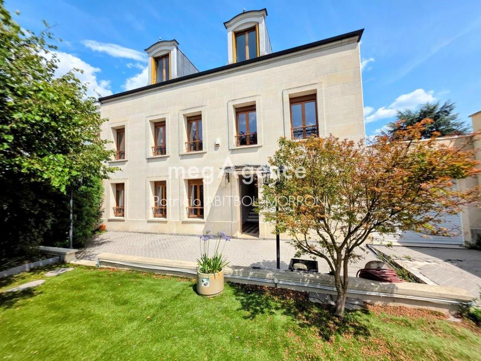 Villa i Neuilly-Plaisance, Seine-Saint-Denis - foto 1